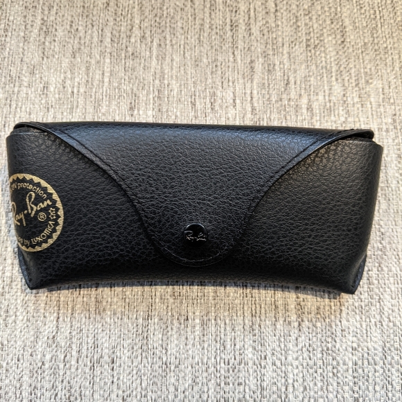 Ray-Ban Sunglasses - Picture 2 of 4